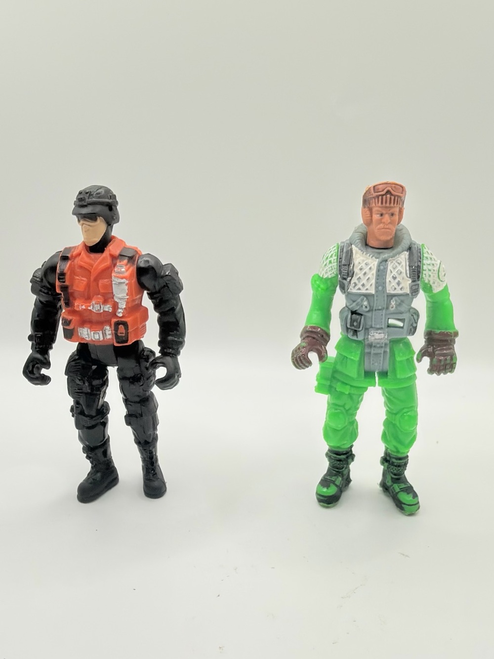 Kids Action Figure Set Black & Bright Green Play vintage military army Soldiers